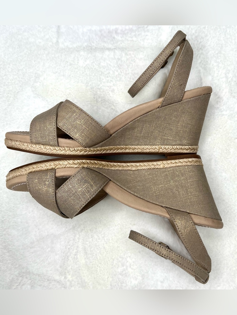 UGG Neutral Metallic Color Linen Wedge Espadrille Sandals Size 7.5 NWOT - Picture 7 of 12